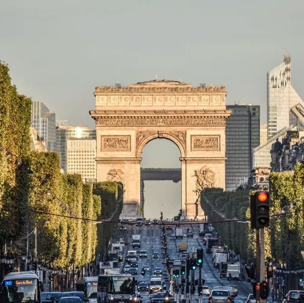 carlitapolka's tweet photo. 🌞☀🌞By Do it in Paris🌞Vue sur l'arc de Triomphe🌞Excellent mardi à tous,chers twitterfriends!🌞☀🌞😙 https://t.co/LNx7FeZZGx