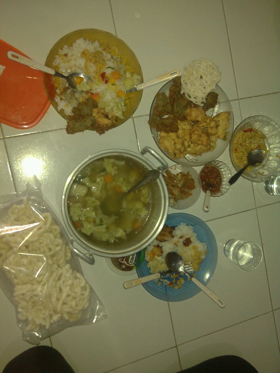 AdHadip's tweet image. Luarbiasa nikmat dan ljaaat sapan masakan istriku tercinta nadia herdiana makasi sayang i lov yu