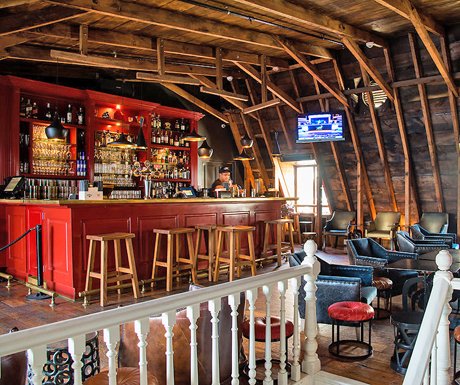luxurytravel's tweet image. 6 hip bars to try in Cape Town bit.ly/2cSof2e