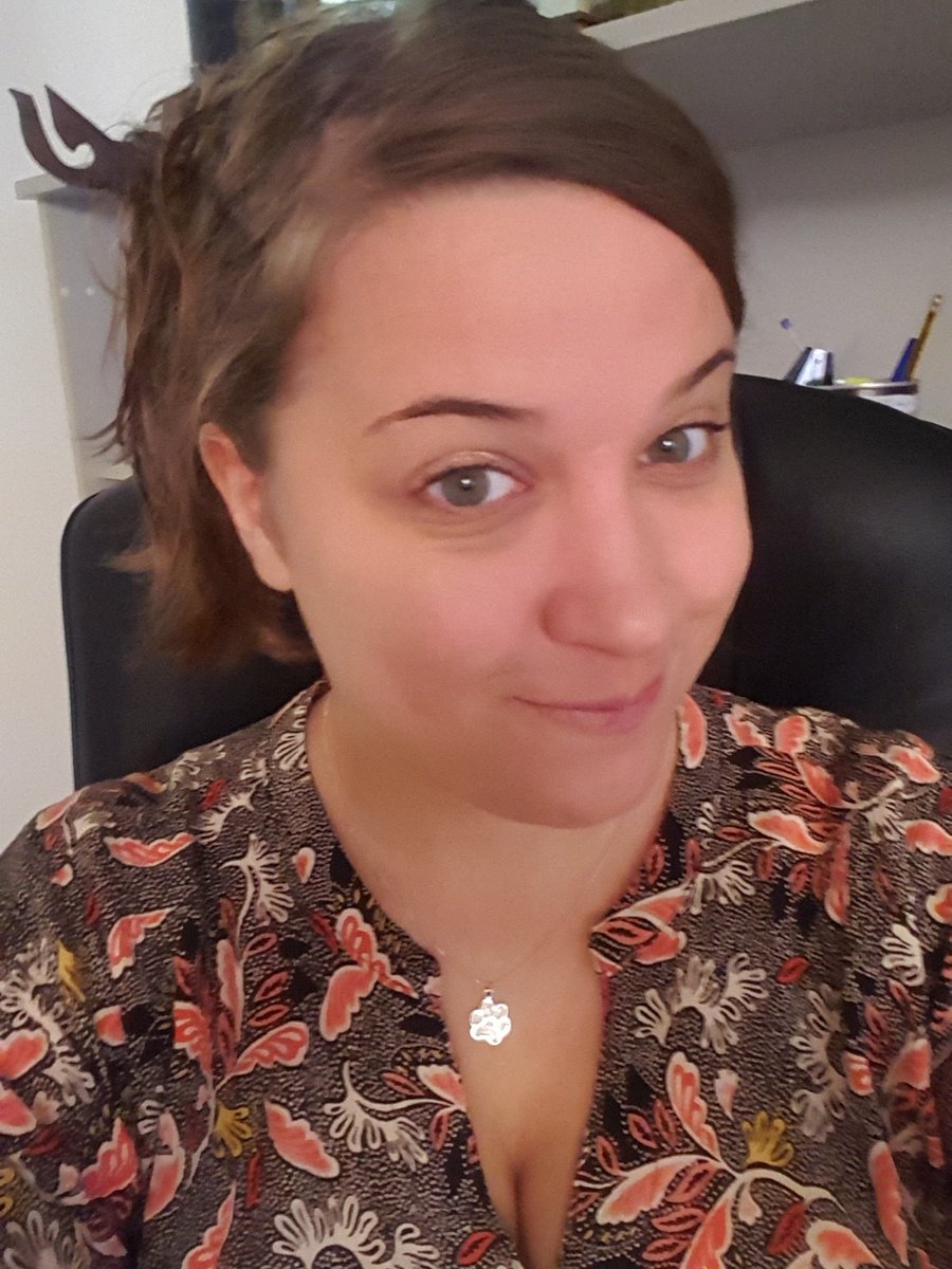 diabalzane's tweet photo. Ca fait un an que j'ai pas mis les pieds dans un bureau c'est bizarre ! #Entretiens #UnexpectedStudio https://t.co/k6MpO6rwor