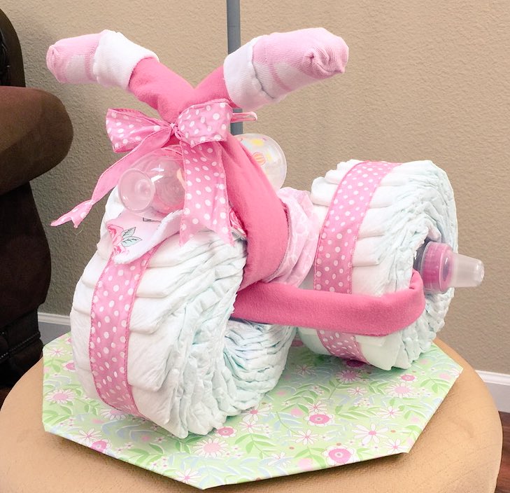 MayiBaaaby's tweet photo. My mom is so crafty 🎀👶🏻🍼 https://t.co/KjMyi69Fay