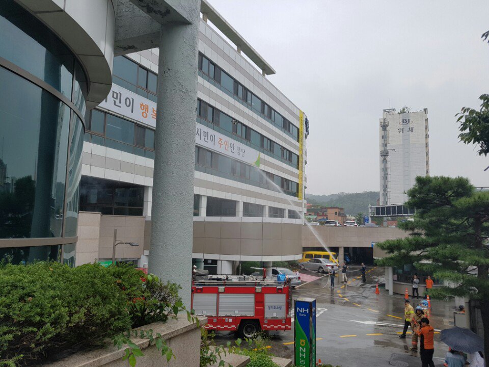 #성남시 
안전을 위해 합동으로 소방훈련을 실시합니다