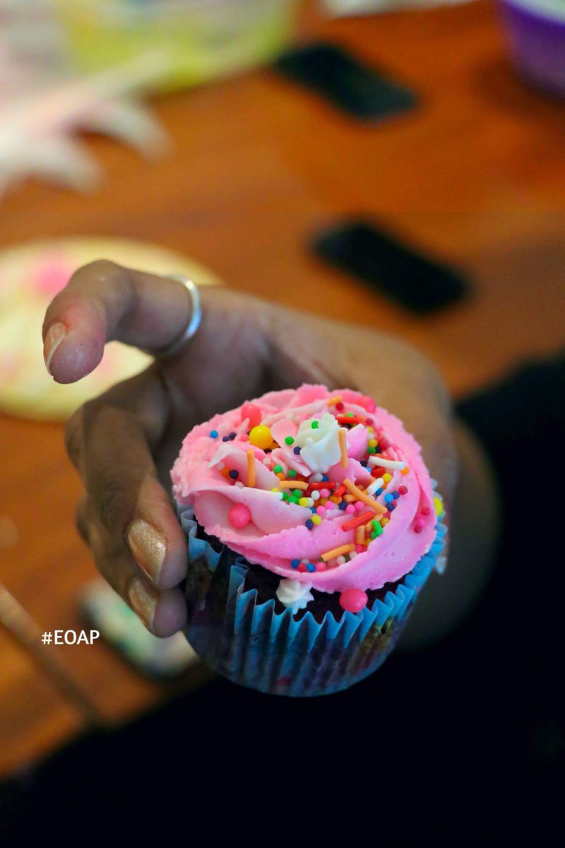 foodonaplate's tweet photo. Icing &amp; fondant workshop with @GoodieBagCo !

videos &amp; pics: https://t.co/MtZGoWd4PH

#HowtoPerfect #mumbai #EOAP https://t.co/AsvJklDXdY