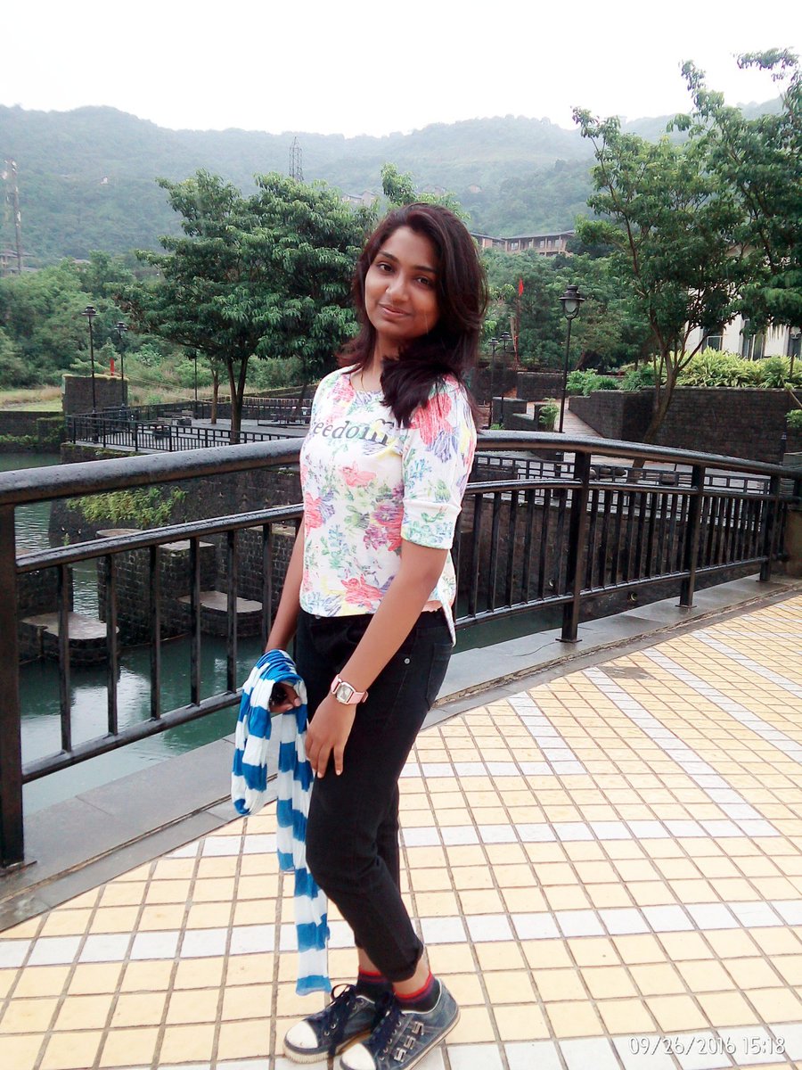 MothePm's tweet photo. Aftr long time# onc again #lavasa# rainy atm# peacefully# had grt tim# https://t.co/C6ZvlHbzTo