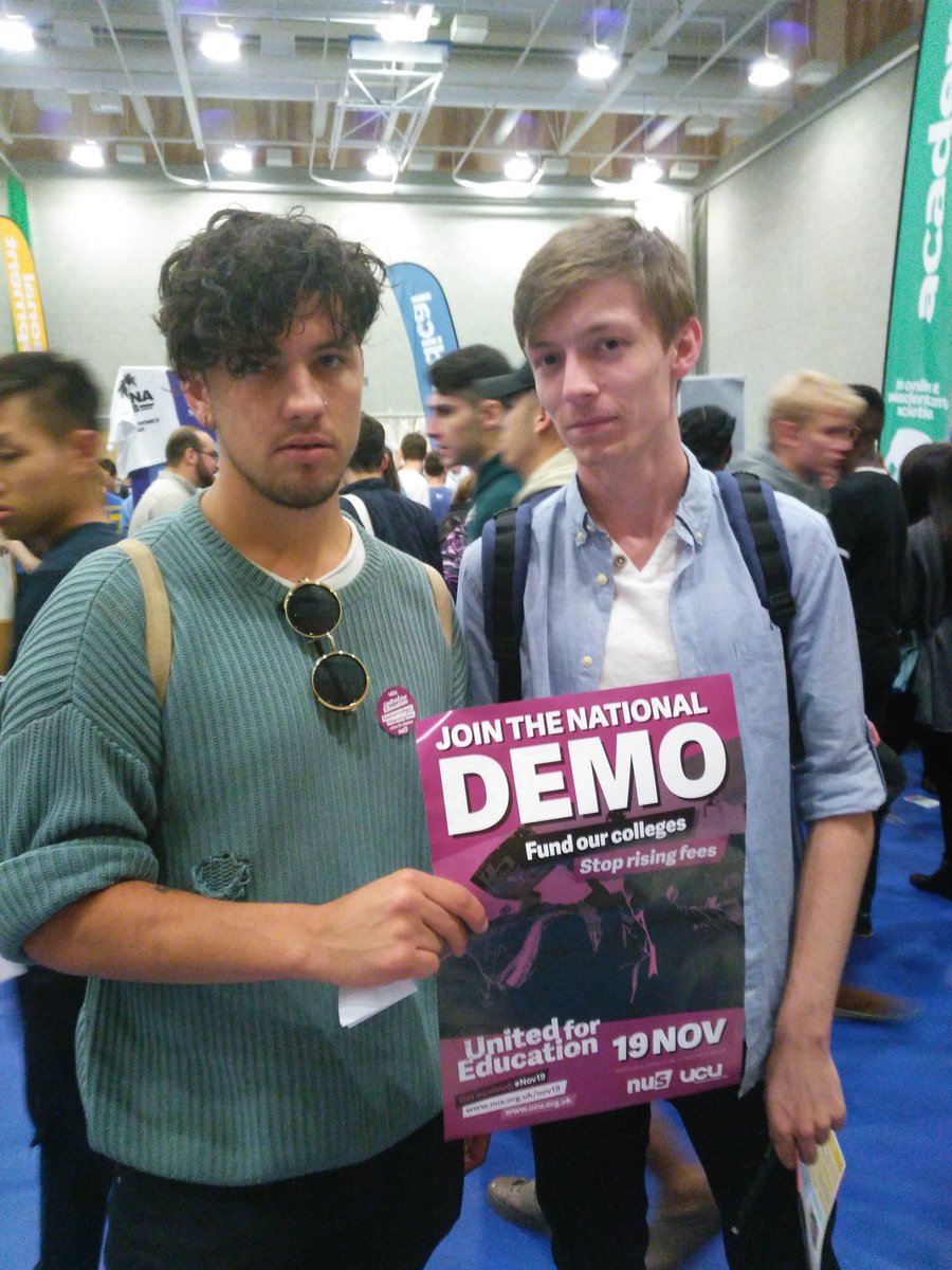 JoSwo's tweet image. Students signing up to the United Education Demo #ueafreshers #nov19