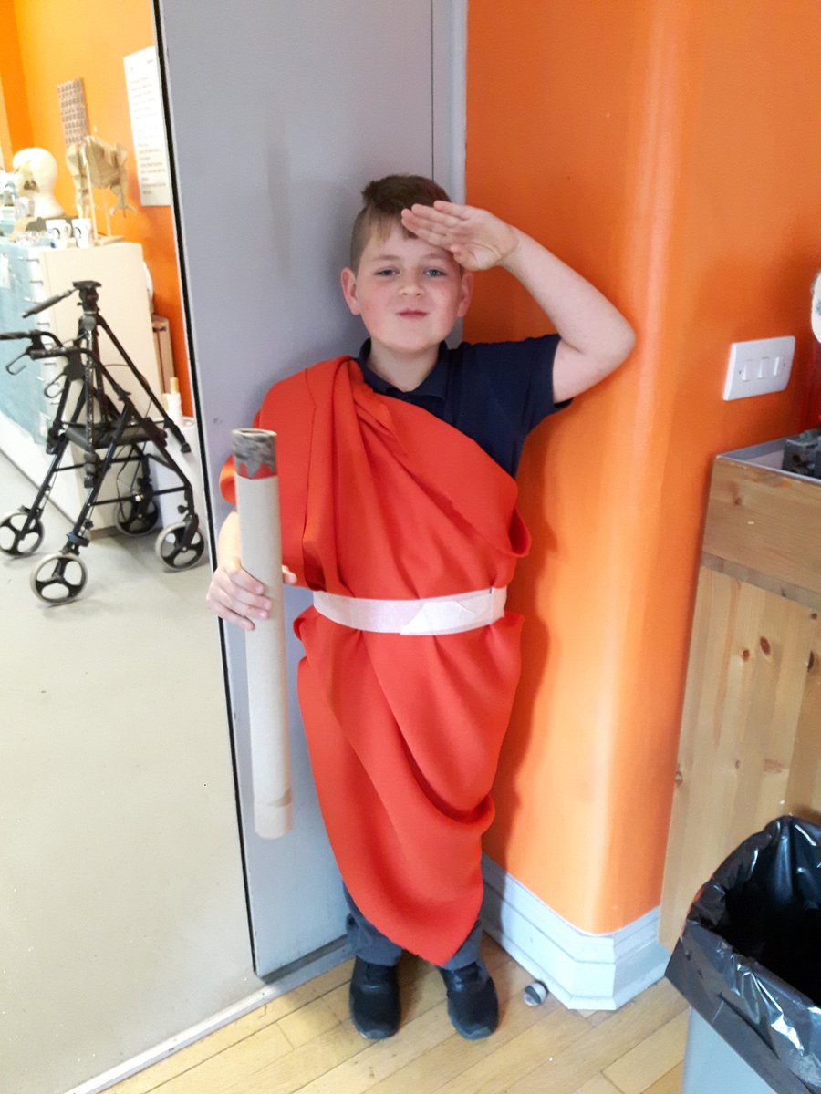 CarolineDaviso8's tweet photo. Roman soldiers for the day @SMemorial @_HouseOfObjects https://t.co/NLIyLIBQG6