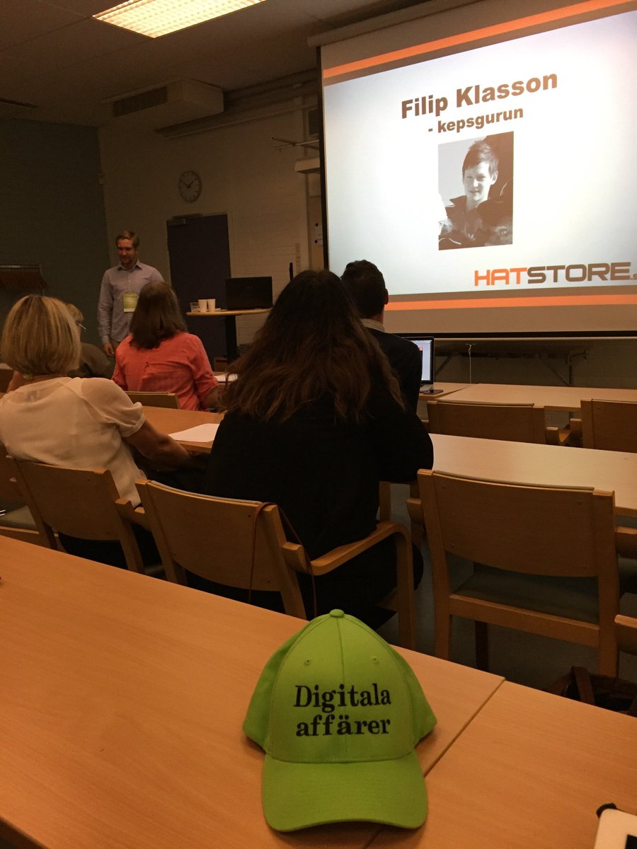 MatsStam13's tweet photo. Hatstore. Var är kepsen Filip? #edag2016 https://t.co/Y7tOOJxoxV