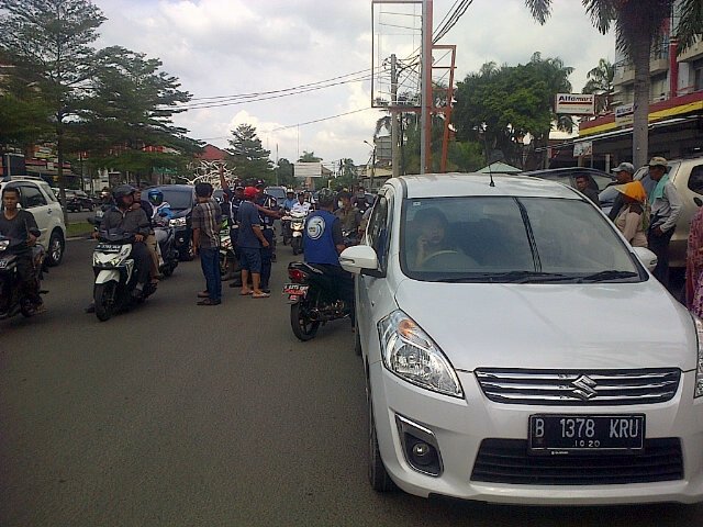 Ter Jadi Perampokan di sekitaran harapan Indah jalan bulevar hijau.