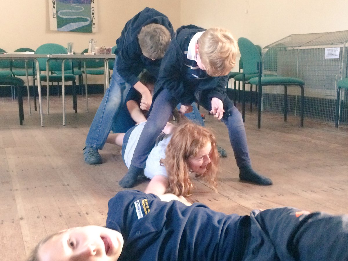 1st Brompton on Swale attempting the Human Chain Challenge last week 👫👫👫 #teamworkmakesthedreamwork