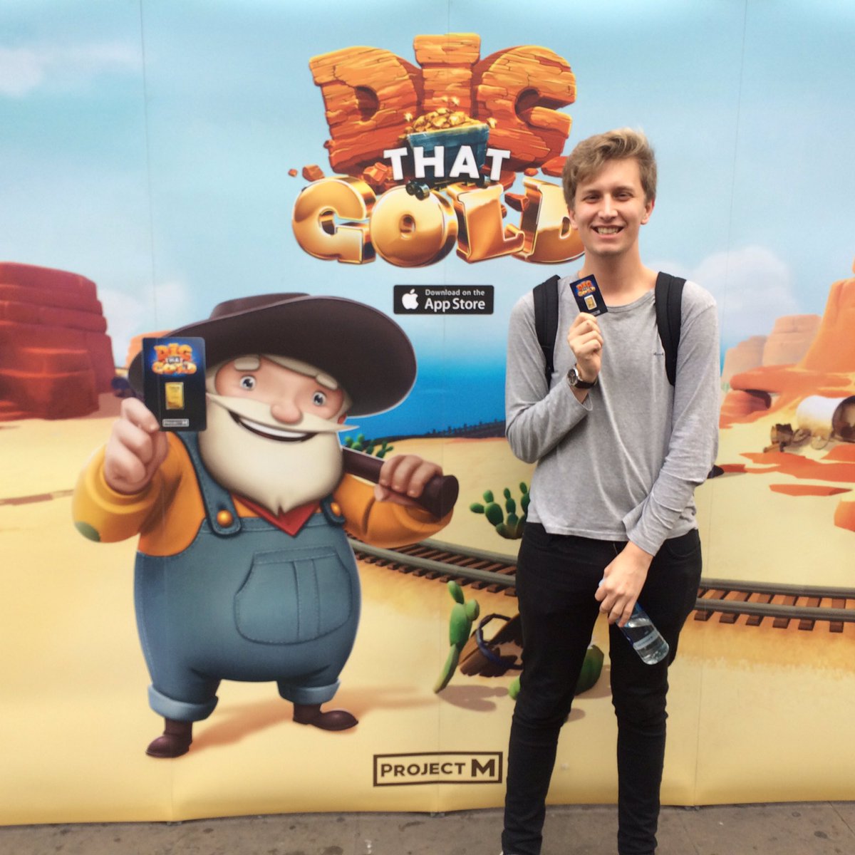 smylesing's tweet photo. #GreatGoldHunt just #gotmygold this is so cooooll!! @digthatgold https://t.co/1uS654Pi2z