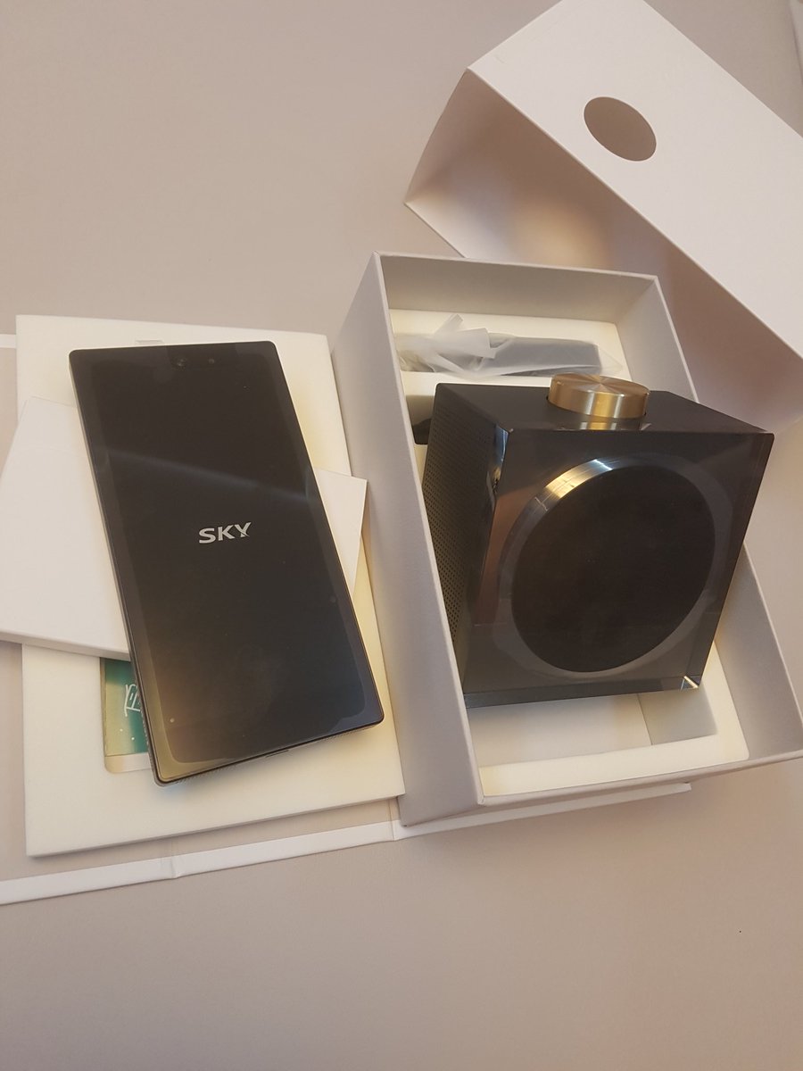 init1's tweet image. 좋은데?! 디자인굿~♡^^