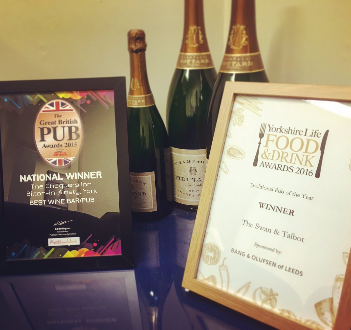 AinstyInns's tweet photo. The awards collection is growing, fingers crossed for the White Rose Awards! 🍾🍻#pub #awards #yorkshire https://t.co/sFXviuAeTW