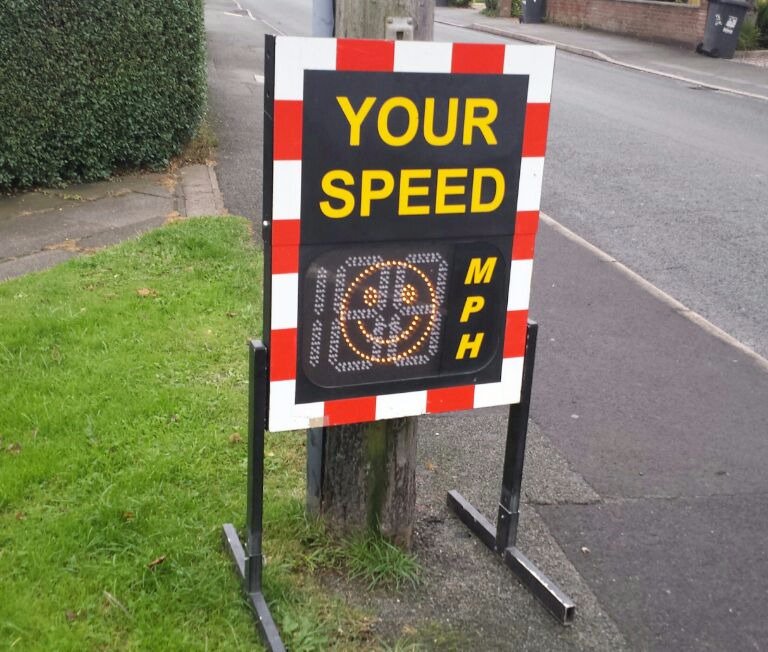 PoliceCrewe's tweet photo. Smiley sid is out on the streets again, today he's in Wistaston, keep him smiling by slowing down NH #keepsidsmiling https://t.co/tzdeFDNpW6