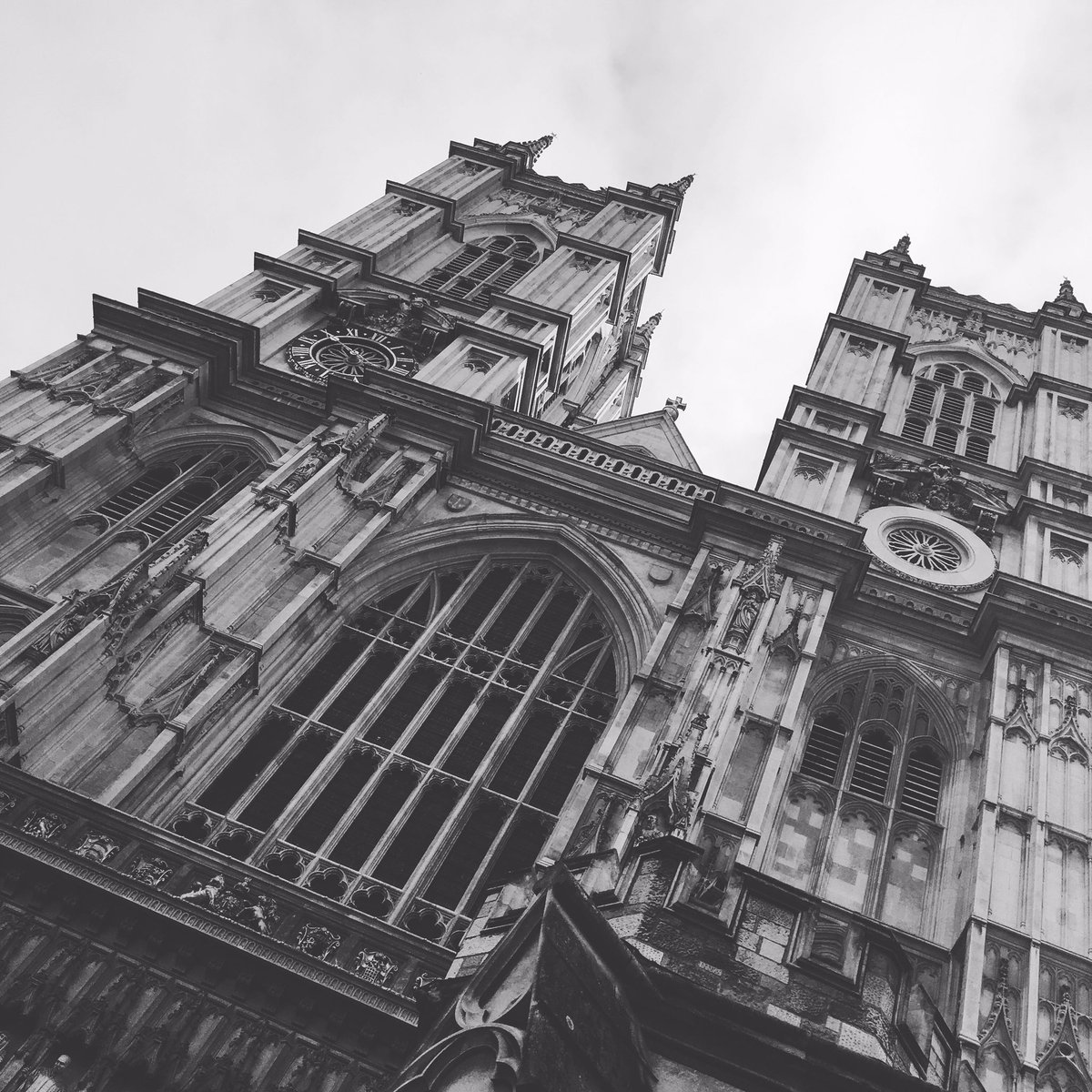 missaligray's tweet photo. Westminster Abbey looking proud this morning to host the memorial service of #TerryWogan https://t.co/SYtCtEgZbd
