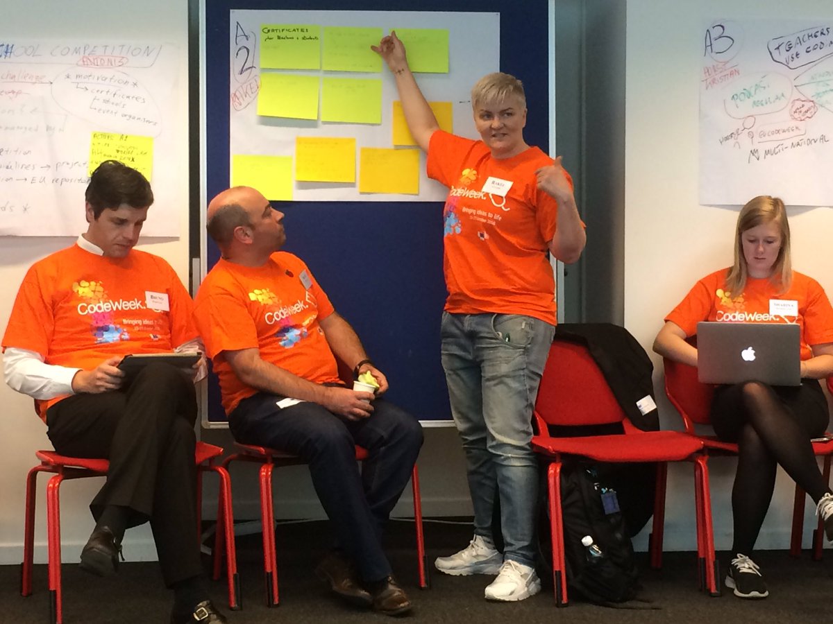CodeWeekEU's tweet image. @rakelsolva talking about boosting events at @CodeWeekEU meeting #codeEU