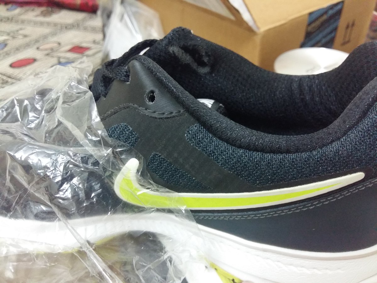 moghie's tweet photo. Pathetic service by @amazonIN-you can send a box which is already marked "Defective" torn shoe sent to us #hate asked to be paid for return https://t.co/3aH1YN5mYO