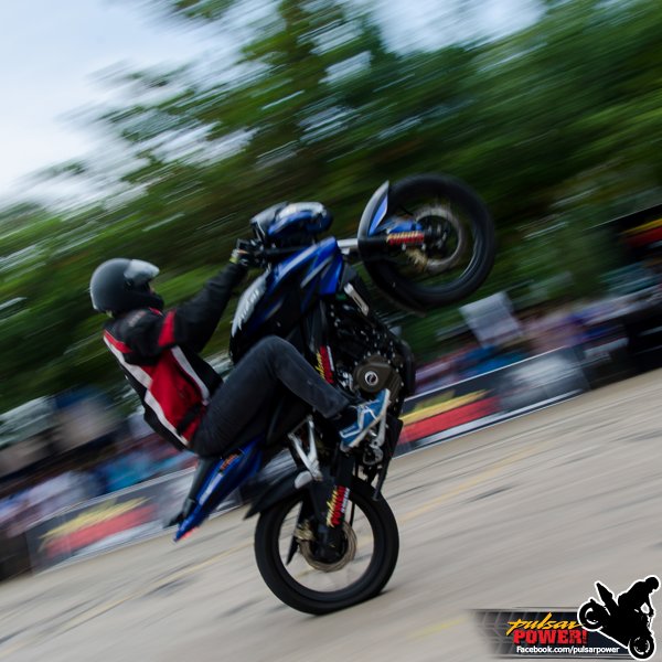 PulsarPowerSL's tweet image. You've got you wheelie going with the best stunting bike in this generation.
#PulsarPower #Stunt