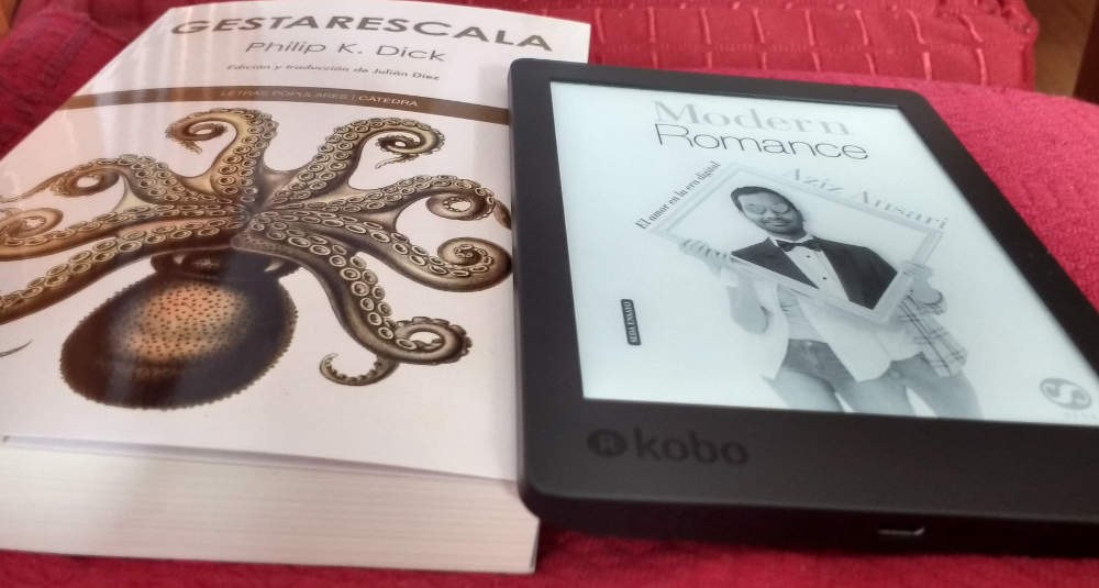 El 87% de los internautas lee libros o cómics al menos una vez al año buff.ly/2dtalkj vía <a href="/papelenblanco/">Papel en Blanco - Todo sobre libros y cómic</a>