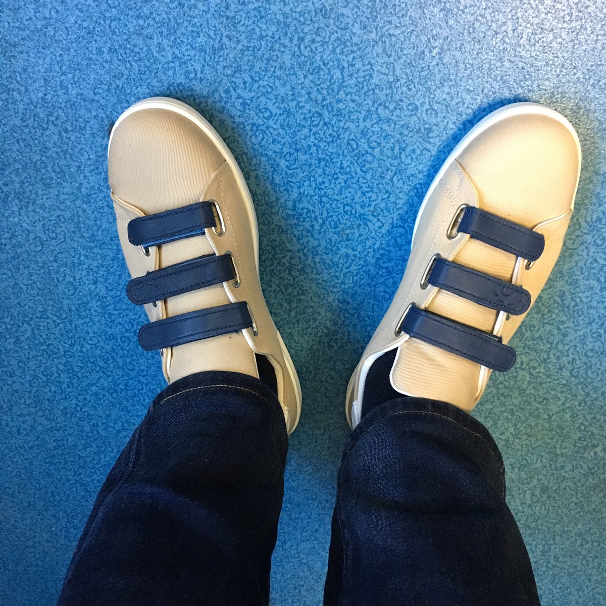 FDesfeuillet's tweet photo. Connaissez-vous #Bardans? Les premières #sneakers aux scratchs interchangeables et #MadeInAmiens http:// https://t.co/YW9ZoW9IGN https://t.co/adAnYxAJFz