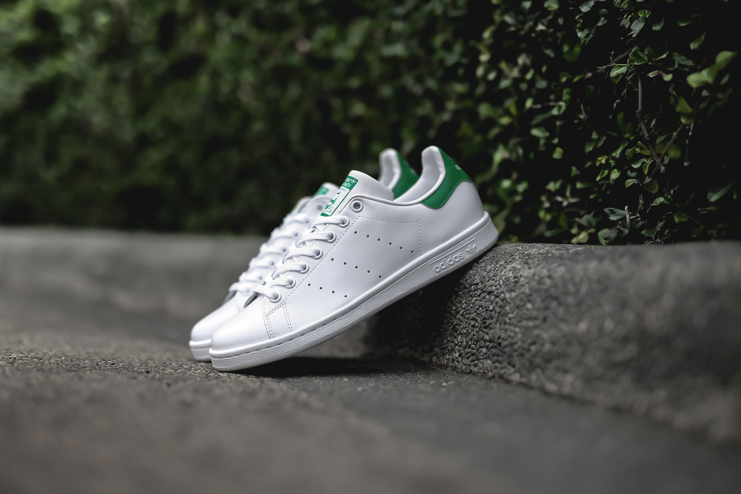 CROSSOVER on Twitter: "adidas Originals Stan Smith, all time since 1971, dressed in white leather and green heel in all #CROSSOVER and Online https://t.co/2uJFYaeGQG" / Twitter