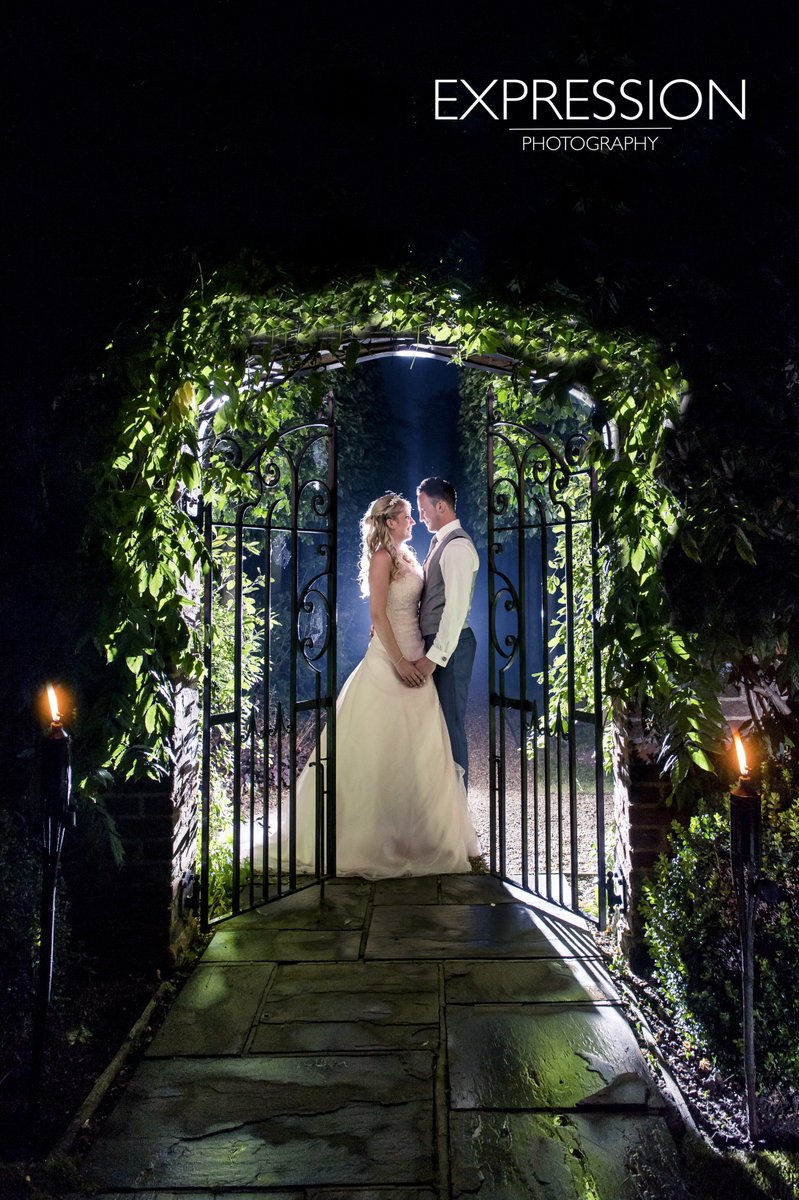 expressionwed's tweet image. One of Tiff &amp;amp; Ben's finale' shots @BraxtedWeddings