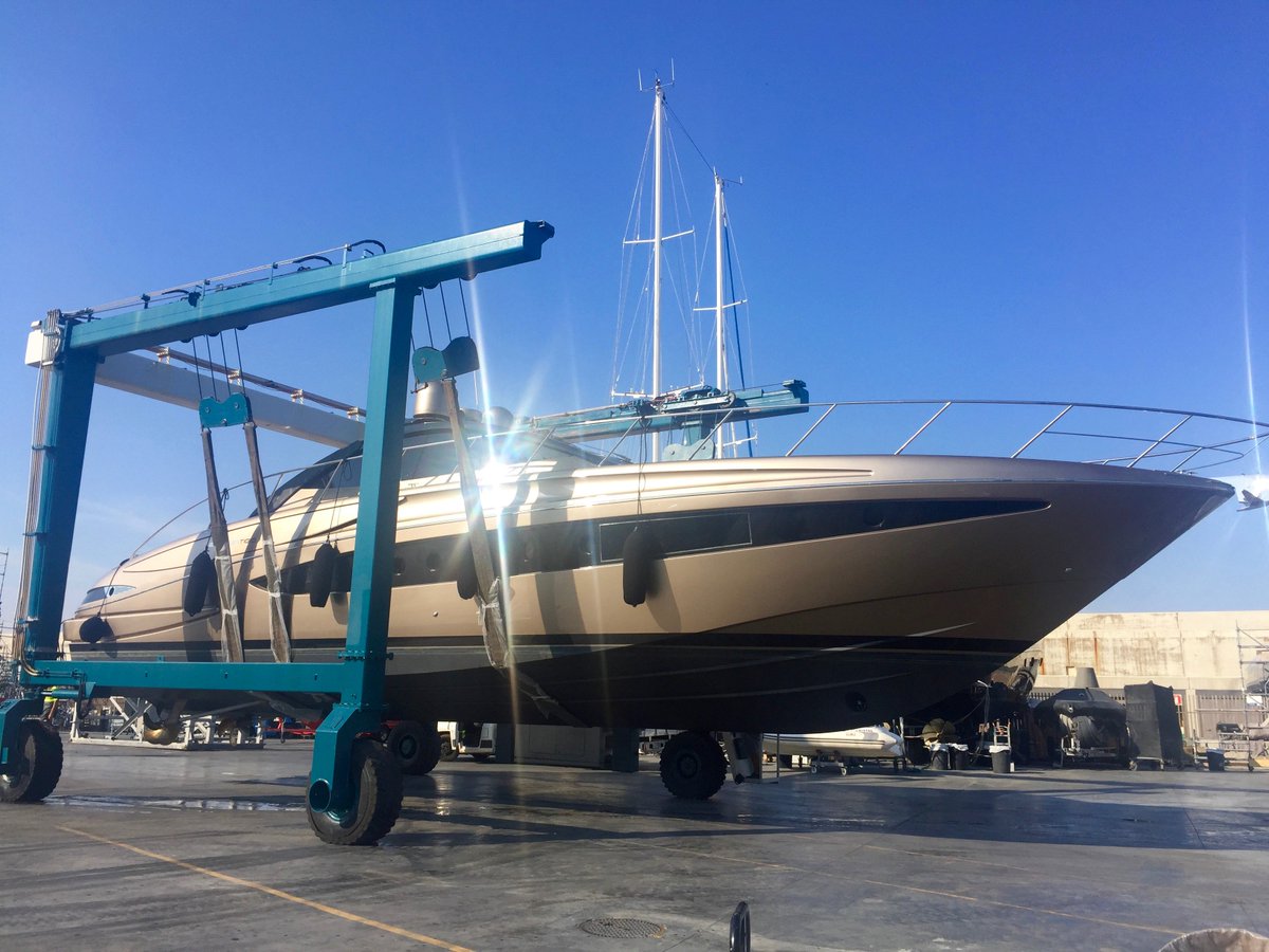 easyboats's tweet photo. Final stretch of a potential sale... @RivaYacht @FerrettiGroup #Vertigo63 @portadriano1 #Mallorca #WeLoveRiva https://t.co/ilBMwpAssy