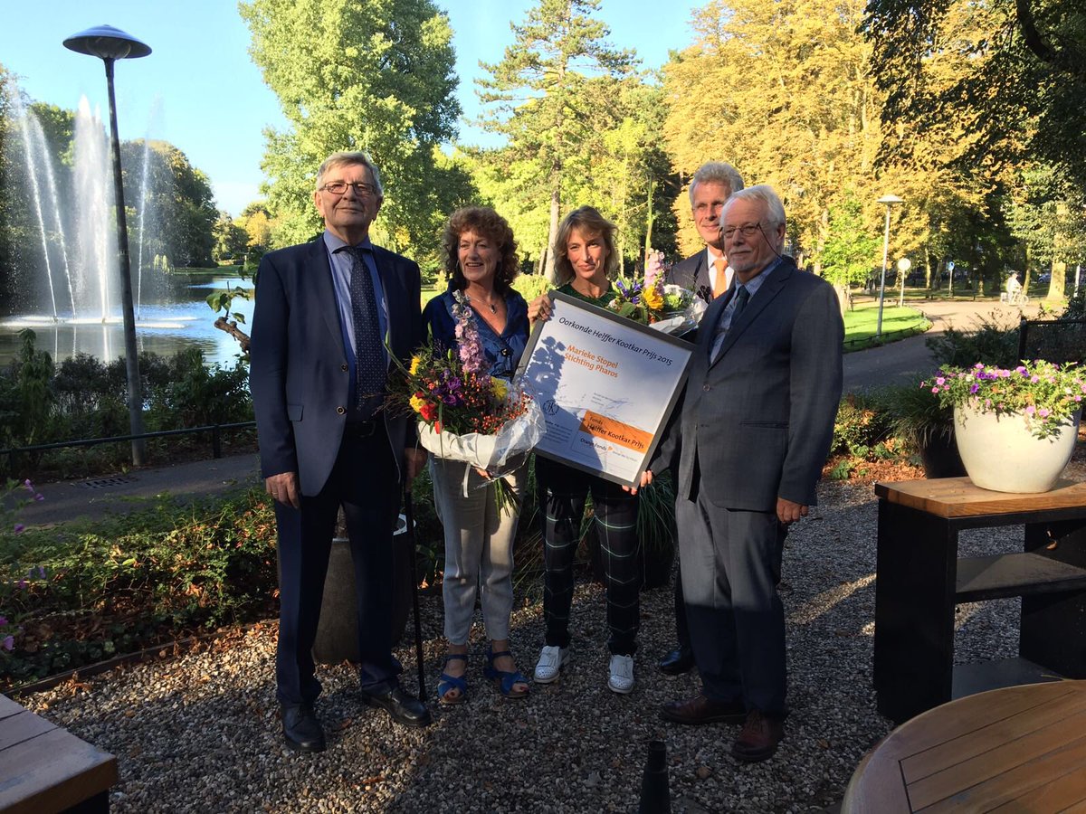 In het <a href="/Wilhelminapark_/">Wilhelminapark</a> : de plek waar het @OranjeFonds is opgericht in 2002 reiken we met Lammert Leertouwer en Jan Joosten een prijs uit!