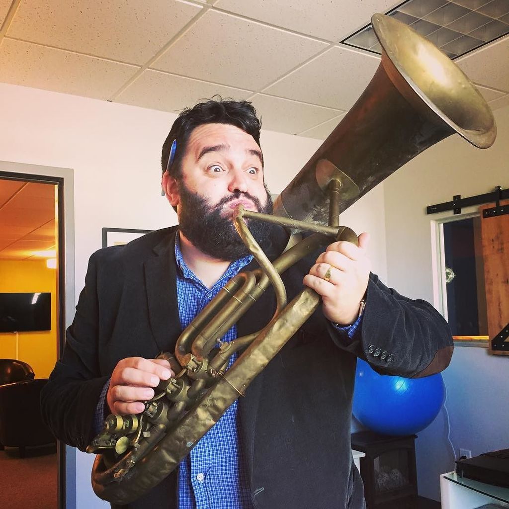 RetroMotionCo's tweet photo. Nothing like a perfect antique find! #NameThatInstrument #Music #Brass #Music #MarchingBand #AgencyLife #Vermont https://t.co/iSZ1bs14vX