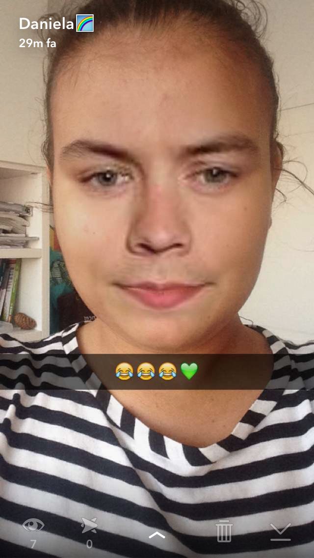 flickerhar's tweet image. @Harry_Styles our face swap make me laugh.
It's funny, isn't it?😂😂