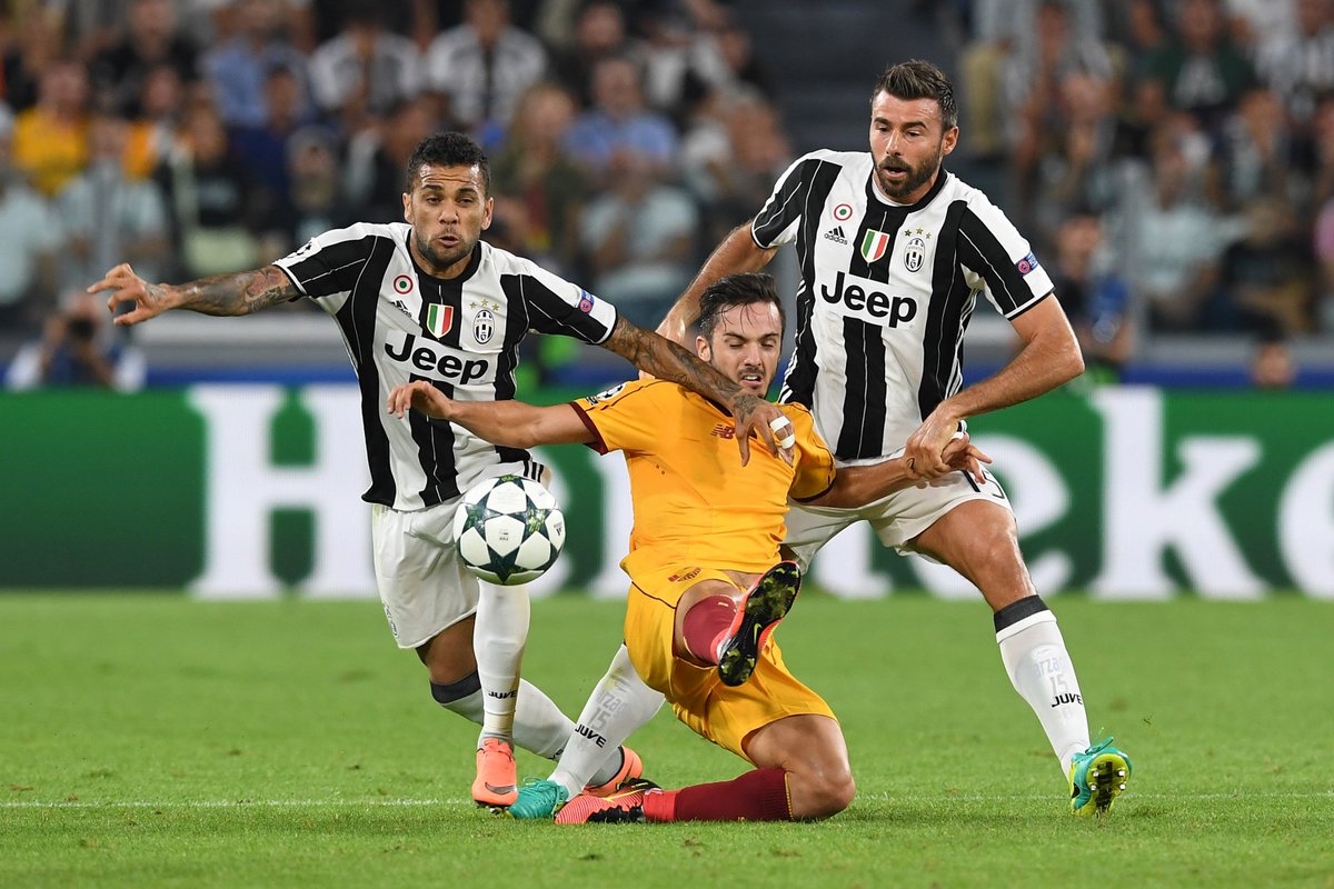 OptaPaolo's tweet image. 1.67- La #Juventus ha subito in media 1.67 tiri in porta a gara finora in A, meno di qualsiasi altro club nei top5 camp. europei 16/17. Muro