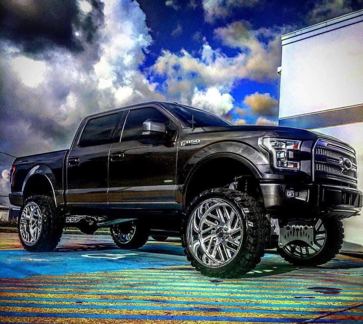 Truck - TORQ⭐️ARMY TRUCK
・・・
#Truck #Lifted #OffRoad #Trucks #Ford #Fseries #F150 #V8 #TorqArmy #TorqArmyTruck