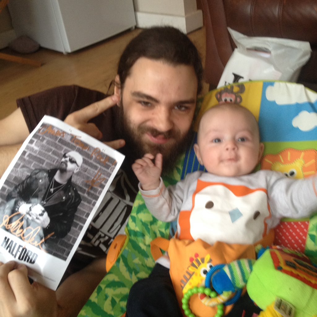kidkris's tweet photo. @ENTERSHIKARI @RouReynolds hey guys is there any chance I can get something signed for my 3 month old sons r&amp;r wall of fame please https://t.co/fFOrAYe1rz