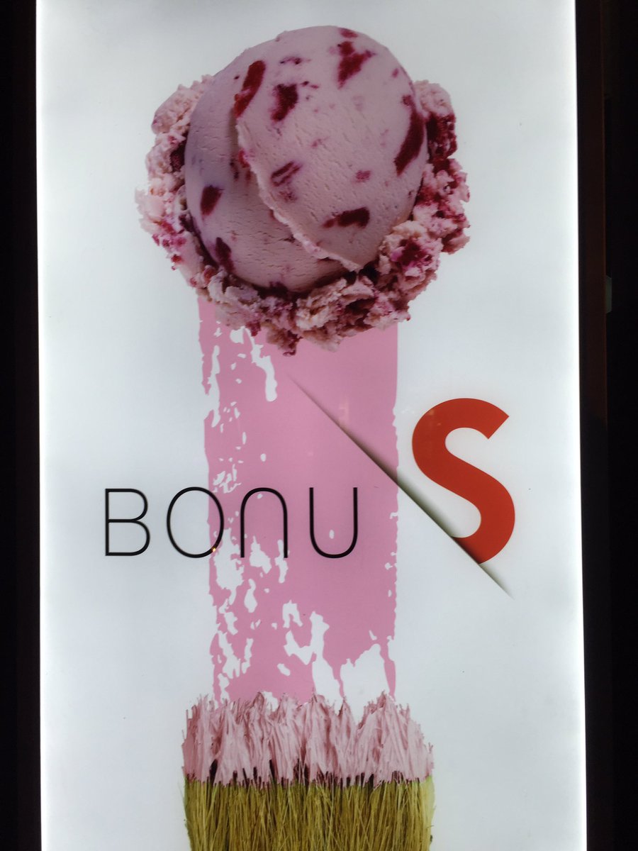 ThisThatWhat's tweet photo. Arre @anujachauhan Bonu Singh has opened an ice-cream parlour in Shanghai. #badjoke #couldntresist #justreadhousethatbjbuiltagain https://t.co/de2uxPRFYA