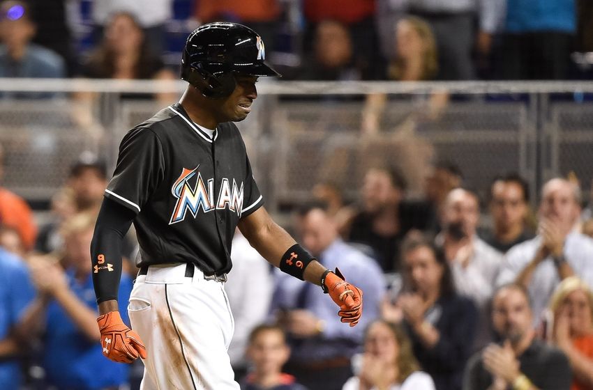 3EnBase1300's tweet photo. #GrandSlam #3EnBaseMLB 1B: Dee Gordon a nombre de José Fernández se fue 5-4 con 2CI y su 1er cuadrangular. https://t.co/8SWtZ9qE5X