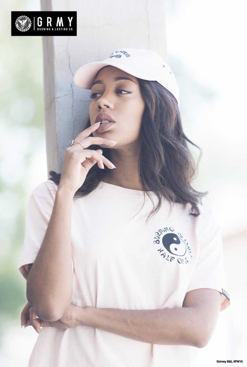 GrimeyOnlineStr's tweet photo. Fall Winter 16 Collection
https://t.co/vPTCu9lXFF https://t.co/doY1Aox1pK