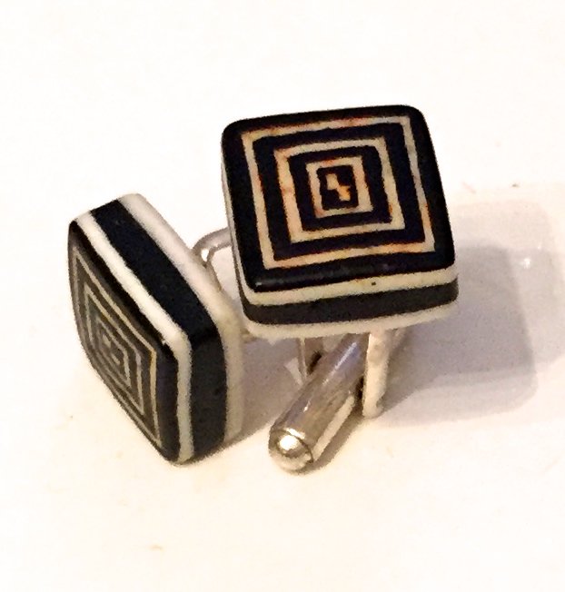 Mambu_Design's tweet image. Geometric cufflinks, this funky design is made from ostrich eggshell!

#cufflinks #handmade #mensfashion #sustainablefashion