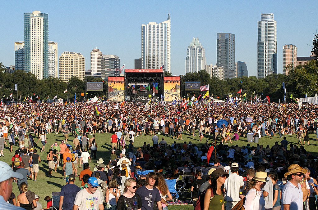 OutAboutTexascom tweet media