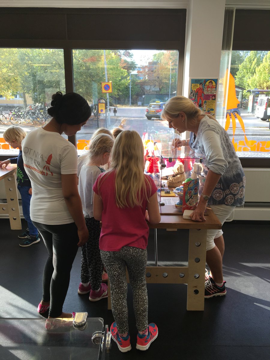 motnyahojder's tweet image. Första klassen som besökte #toytech var från Älghults friskola #motnyahöjder