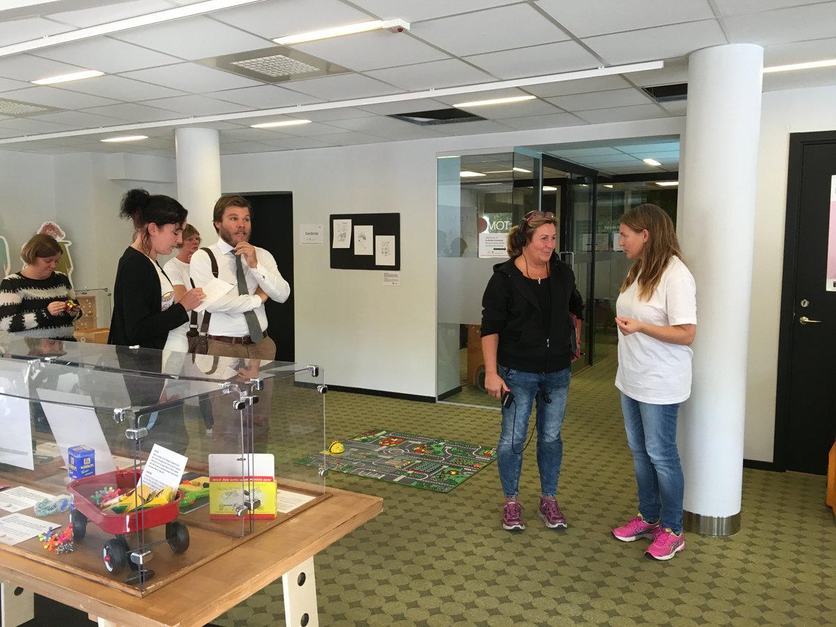 motnyahojder's tweet image. Förutom elever från Älghults friskola besökte även @magazinet_vaxjo och @P4Kronoberg #toytech och #motnyahöjder idag.