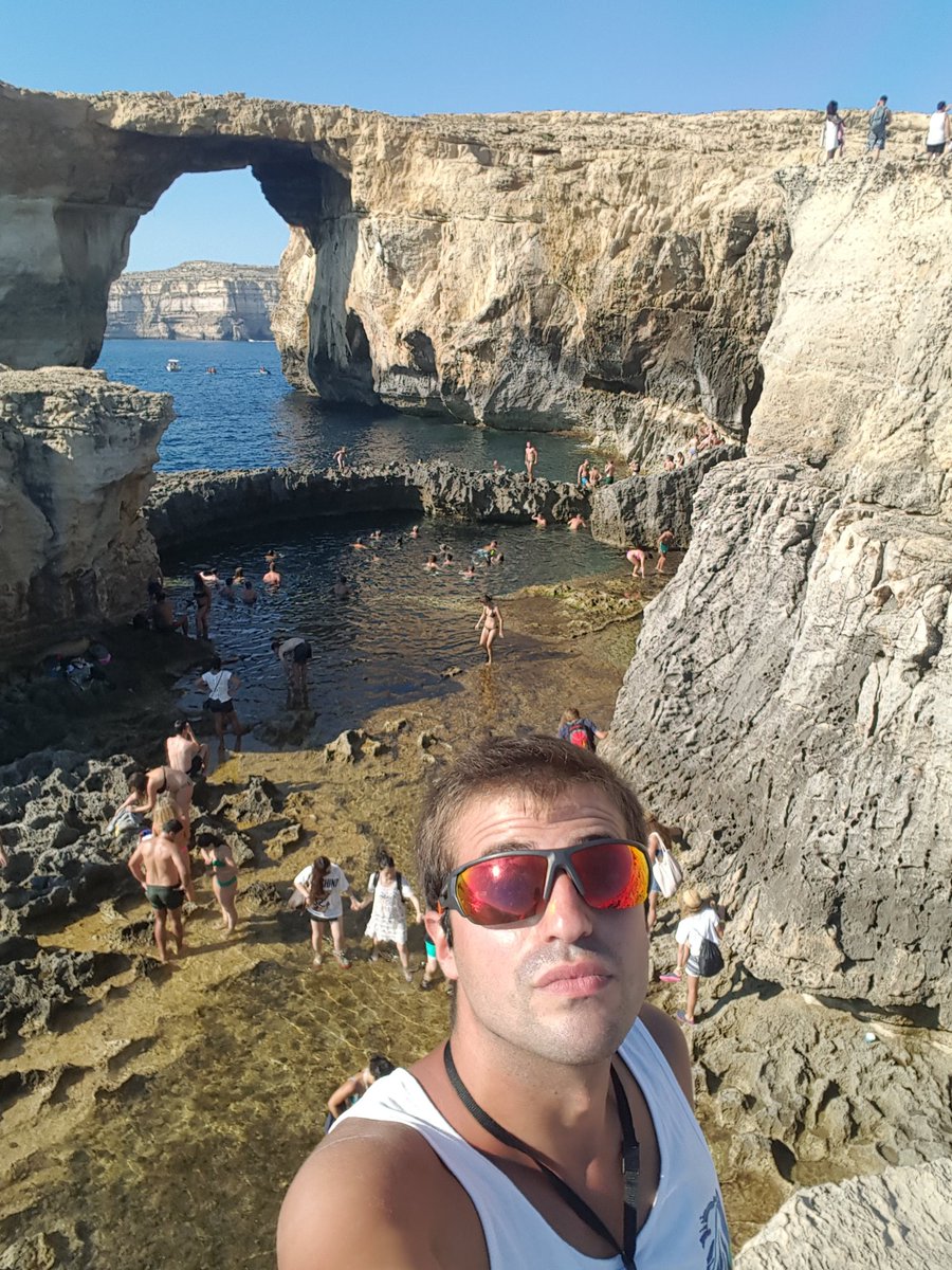 DjPutzu's tweet photo. Ahí estaba en #azurewindow en #Malta, casi 30m de altura. Me enteré después de estar, que ahí se grabó Juego de Tronos. #zapeando713 https://t.co/GOUBTb76ky