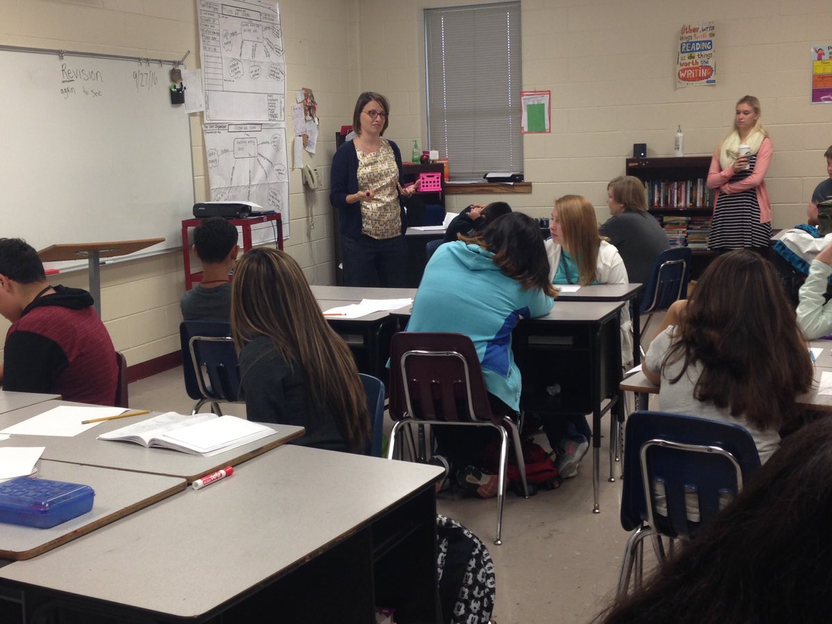 AlissaCornic's tweet photo. Starting the morning with @afunder823 mentoring our 7th grade writing team. #LJHProud #RealWriters #HTWP https://t.co/9siscKcnDV