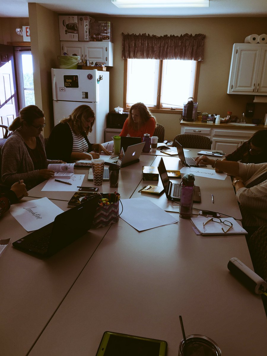 aharrison_teach's tweet image. Secondary #breakthroughlearning teachers are working on their Innovator's Mindset #sketchnotes