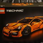【不可能】LEGOのポルシェが難しすぎる...500ページ超のマニュアルにびっしりと!