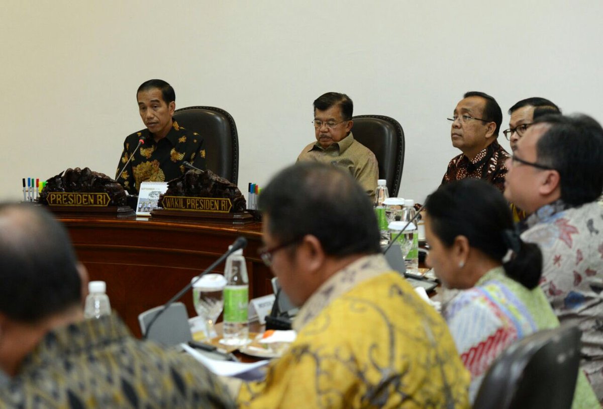 Citra suatu bangsa bukan sebatas logo atau slogan, tapi dalam bentuk budaya, kuliner, prestasi olahraga, bahkan perilaku kita sehari2 -Jkw