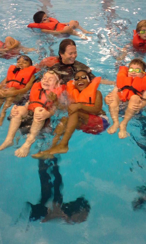 ramjsander's tweet image. Huddle up for water safety! #wearedegan. #LISDthrive