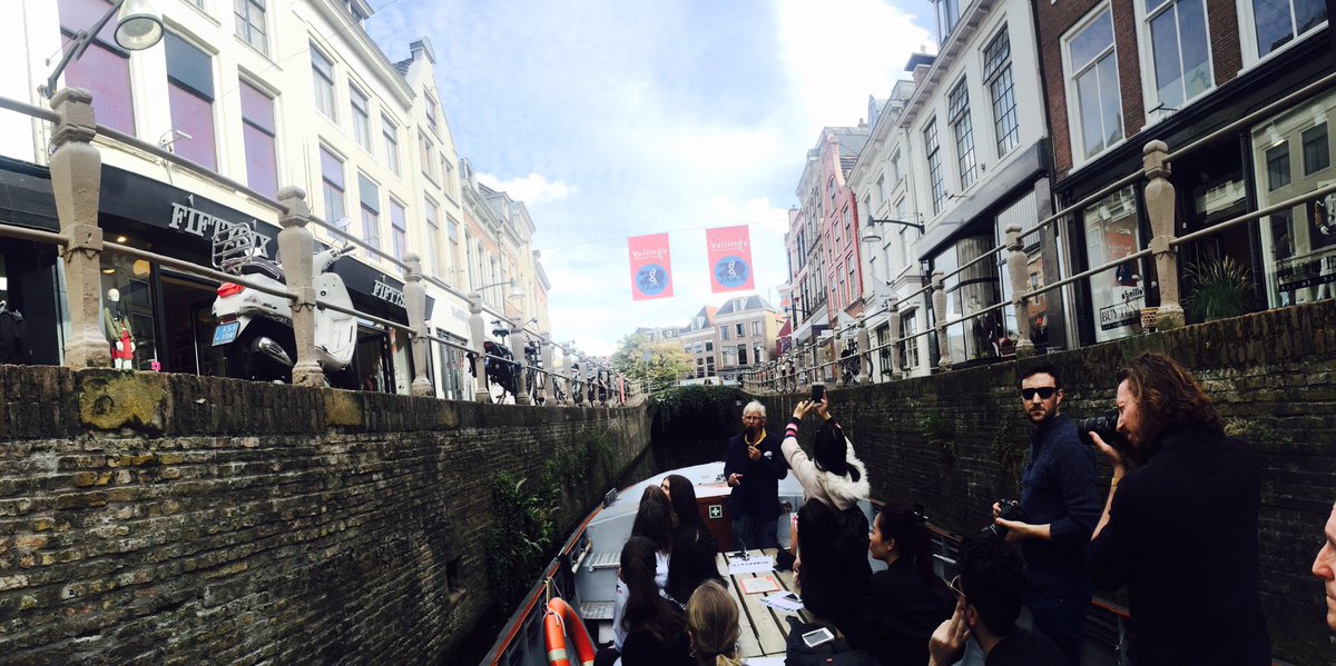 mstew0's tweet image. Touring the canals of Leeuwarden in style 🚤 🏦🌤 #trudgon #lwd2018 #lekker #unimelb @deblokhuispoort