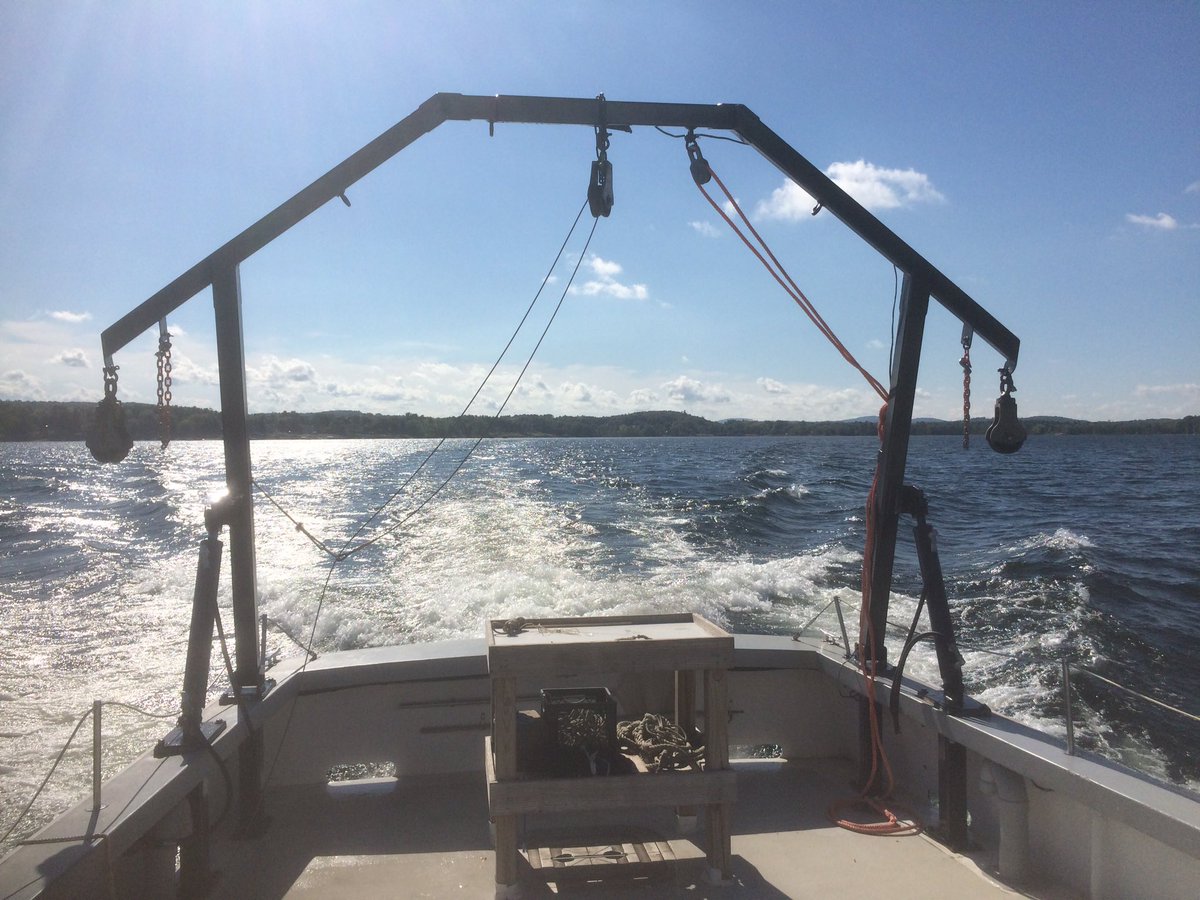 BradRoyUVM's tweet photo. The #Melosira is heading down the lake under her own power once again! @dvm_uvm https://t.co/eTmk5a8H5E