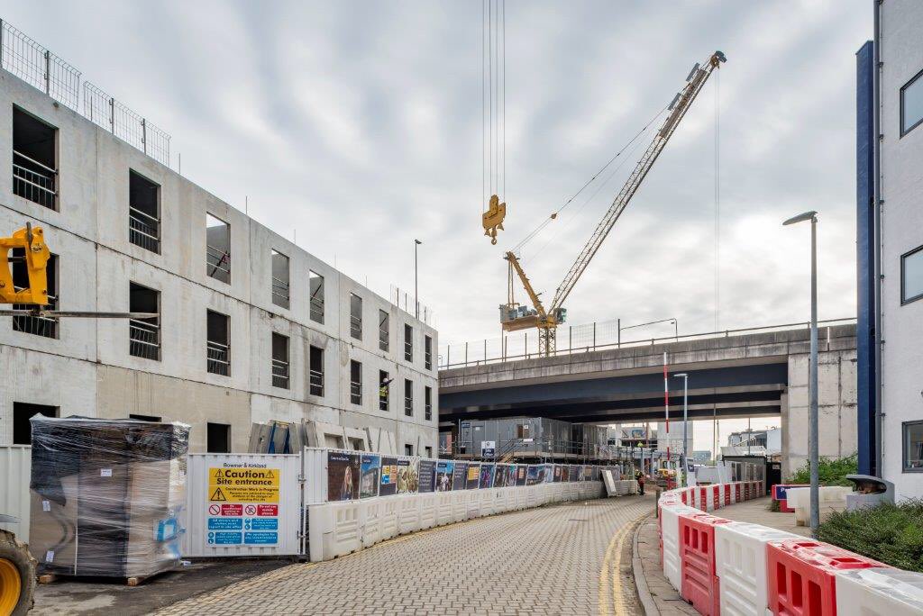 bandkbuild's tweet photo. The project is designed by #architect @churchlukas & #engineer @FairhurstLeeds1 for @LincolnEstates with precastconcrete #crosswall const'n https://t.co/GKEBxUQwv7