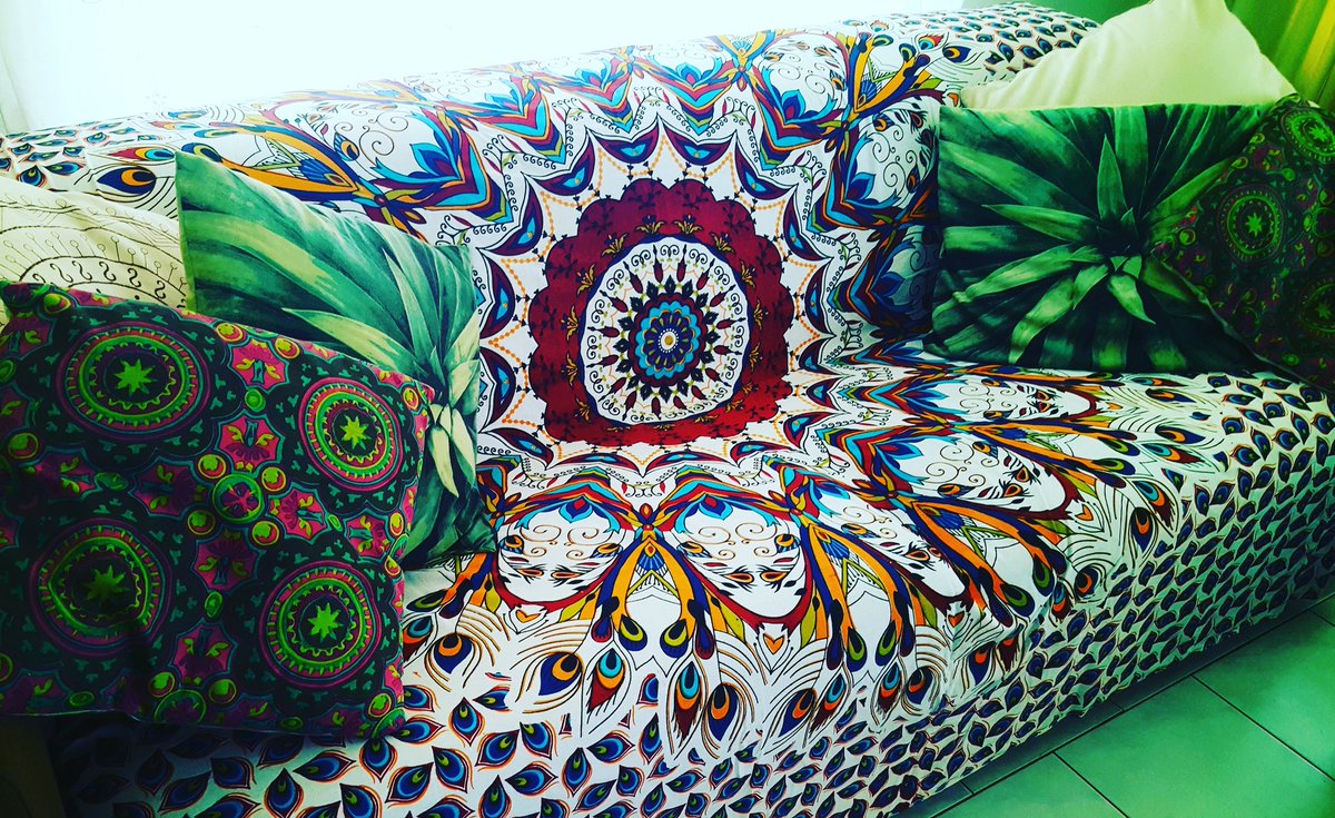 purepeoplesa's tweet photo. Spruce up an old couch with this Kaleidoscope Mandala Throw! 💖 https://t.co/5TLpzdWlMu #purepeople #mandalathrow #shoponline #kaleidoscope https://t.co/k60BLcuxr4