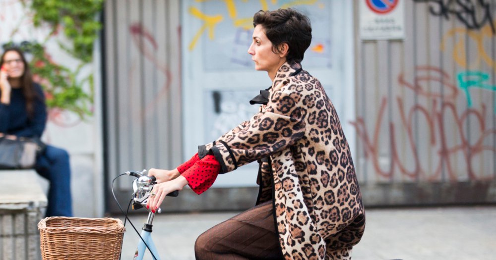 StyleArabia's tweet photo. MFW street style: Boyish haircuts

https://t.co/5VW5VHOA5r https://t.co/KHICYdhde4